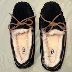 Ugg Women's Dakota Black Suede Slippers, Fleece lining, Size 7 NEW, NEVER Worn!